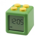 Cyfrowy zielony budzik w kształcie klocka zasilany baterią