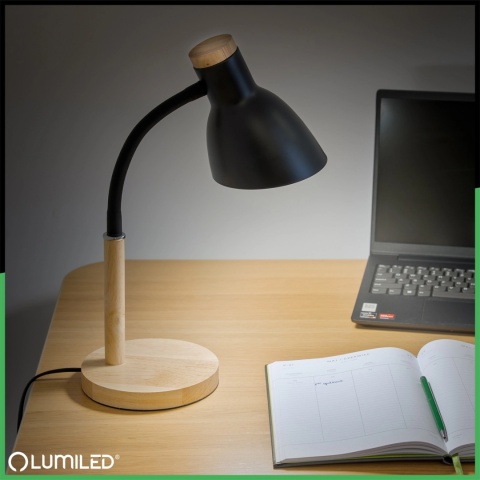 Czarna lampka z elastycznym ramieniem do precyzyjnego oświetlenia