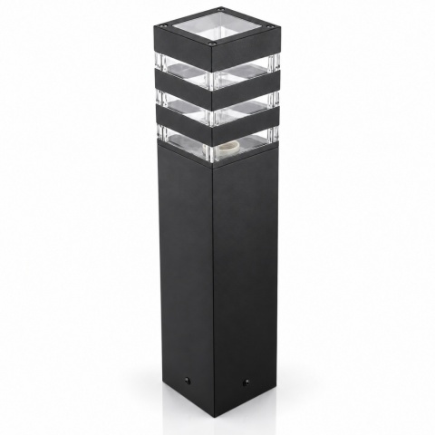 Czarny słupek ogrodowy LUMILED TAXUS 2 50cm pokazany pod kątem na białym tle.