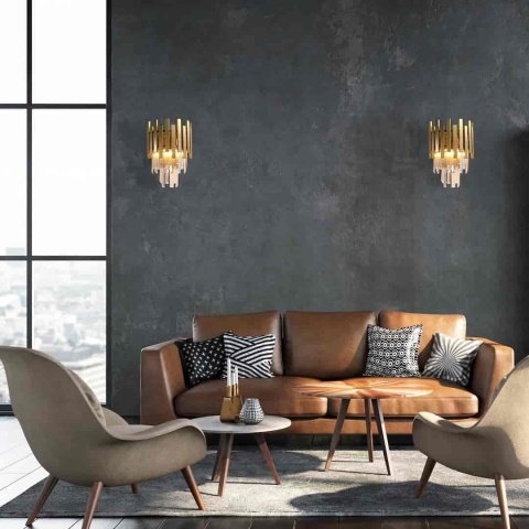 Dwa kinkiety ASPEN GOLD nad sofą - aranżacja salonu