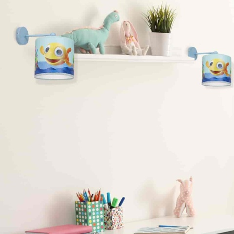 Kinkiet RYBKA MiniMini E27 - dwa kinkiety przy półce w pokoju dziecięcym