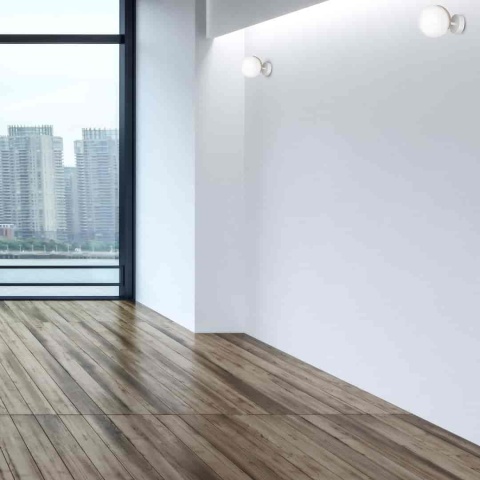 Kinkiet SFERA WOOD E14 - dwa kinkiety przy dużym oknie