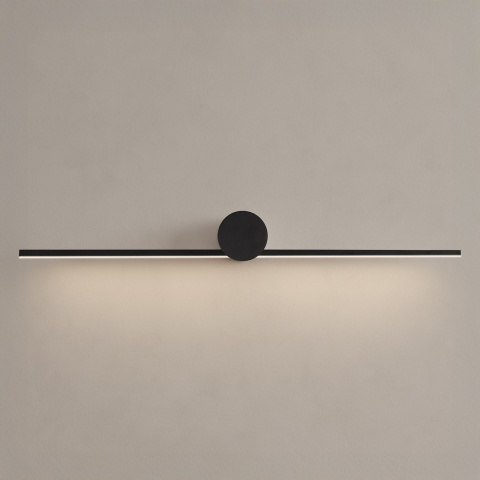 Kinkiet ARTIST czarny 9W LED 60cm - podłużna oprawa z włączonym światłem na ścianie