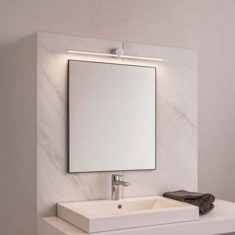 ARTIST chrom 60cm nad prostokątnym lustrem na jasnej ścianie