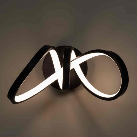 Kinkiet TESORO BLACK LED 15W - świecąca oprawa na ciemnej ścianie