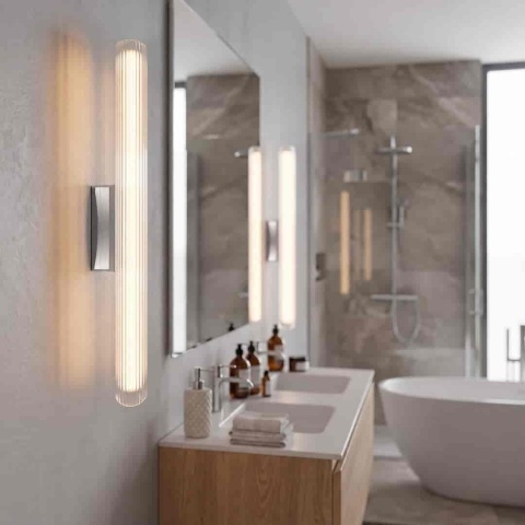 Kinkiet TRIVIA CHROME LED 11W - aranżacja przy lustrze w łazience